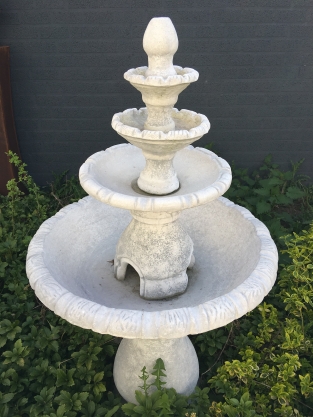 Schöner Vollstein-Gartenbrunnen, 4 Schalen